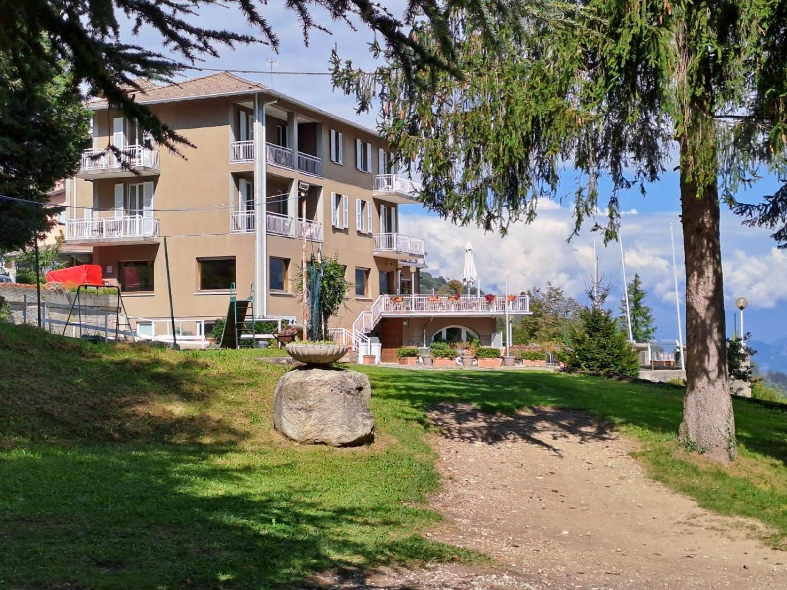 Hotel Provinciale 79 à Magreglio Extérieur photo